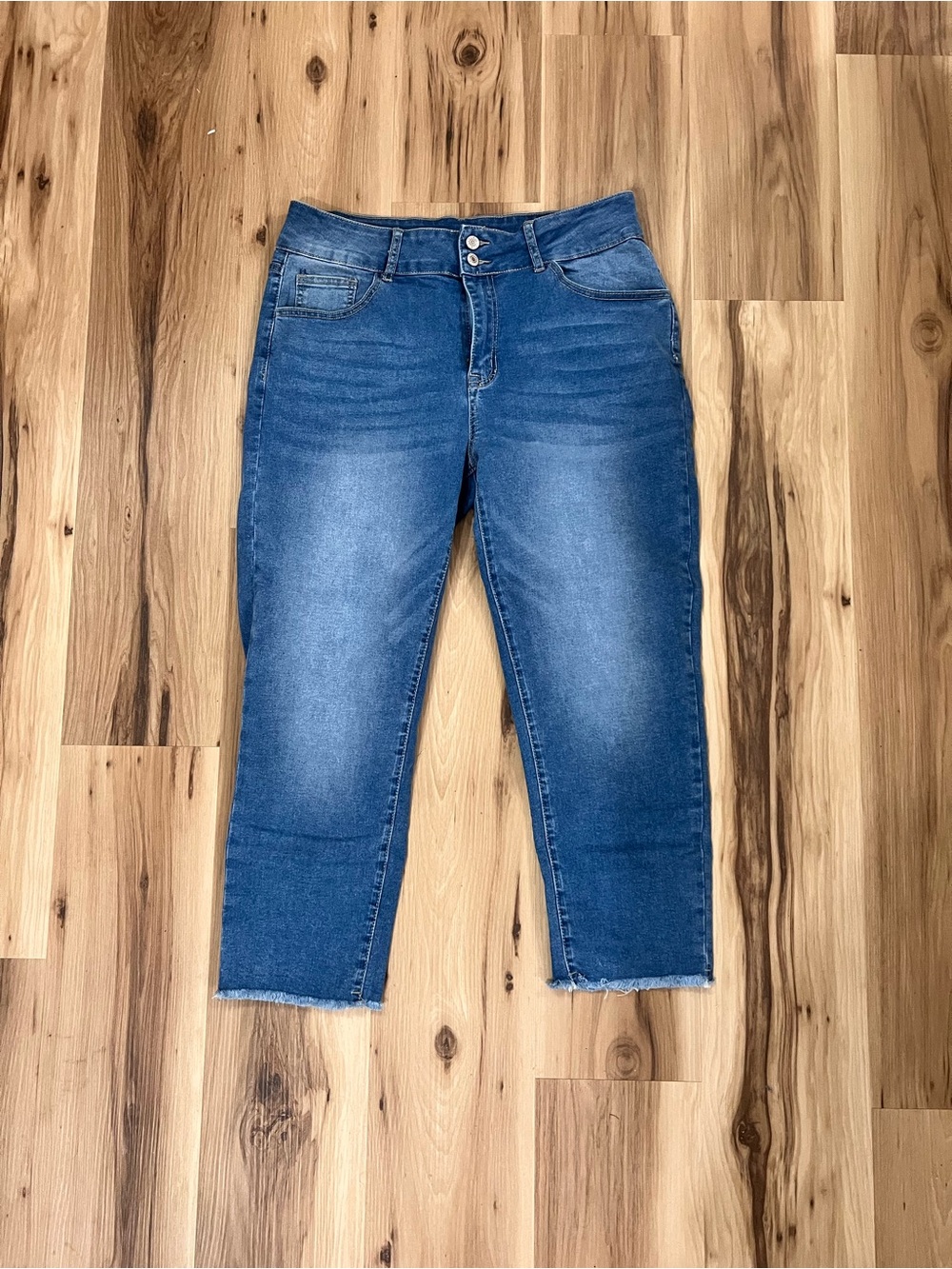 Cropped High-Rise Women's Jeans in Blue Wash, Raw Hem
